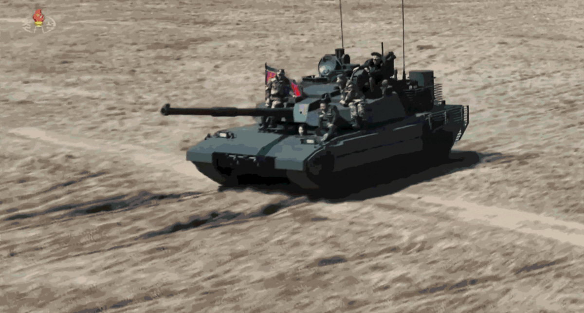 Kim Jong-un faz ‘passeio’ em tanque de guerra ao lado da filha de 13 anos; VÍDEO