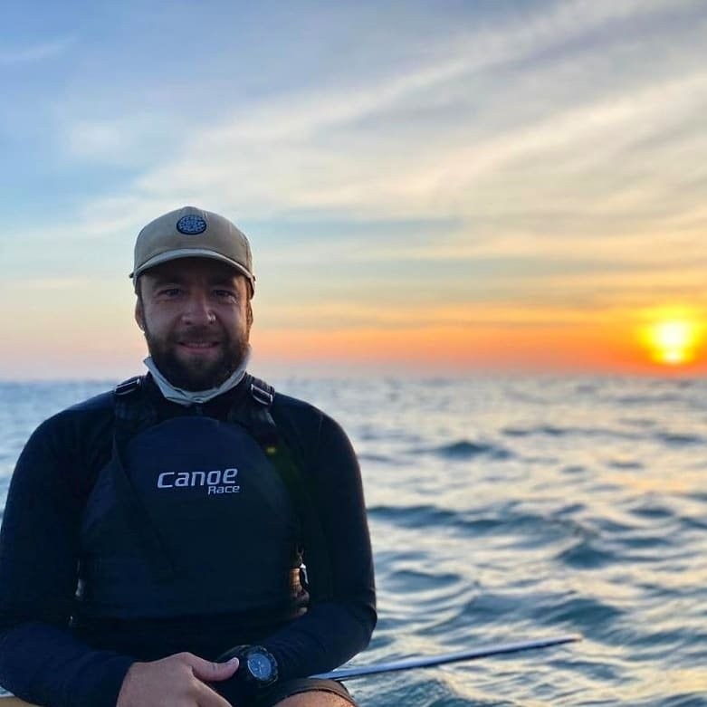 Surfista brasileiro passa por cirurgia após ser atingido no coração por peixe-espada na Costa Rica