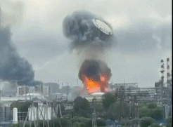 VÍDEO: Ataque de drone faz teto de refinaria ‘voar pelos ares’ em Moscou, na Rússia