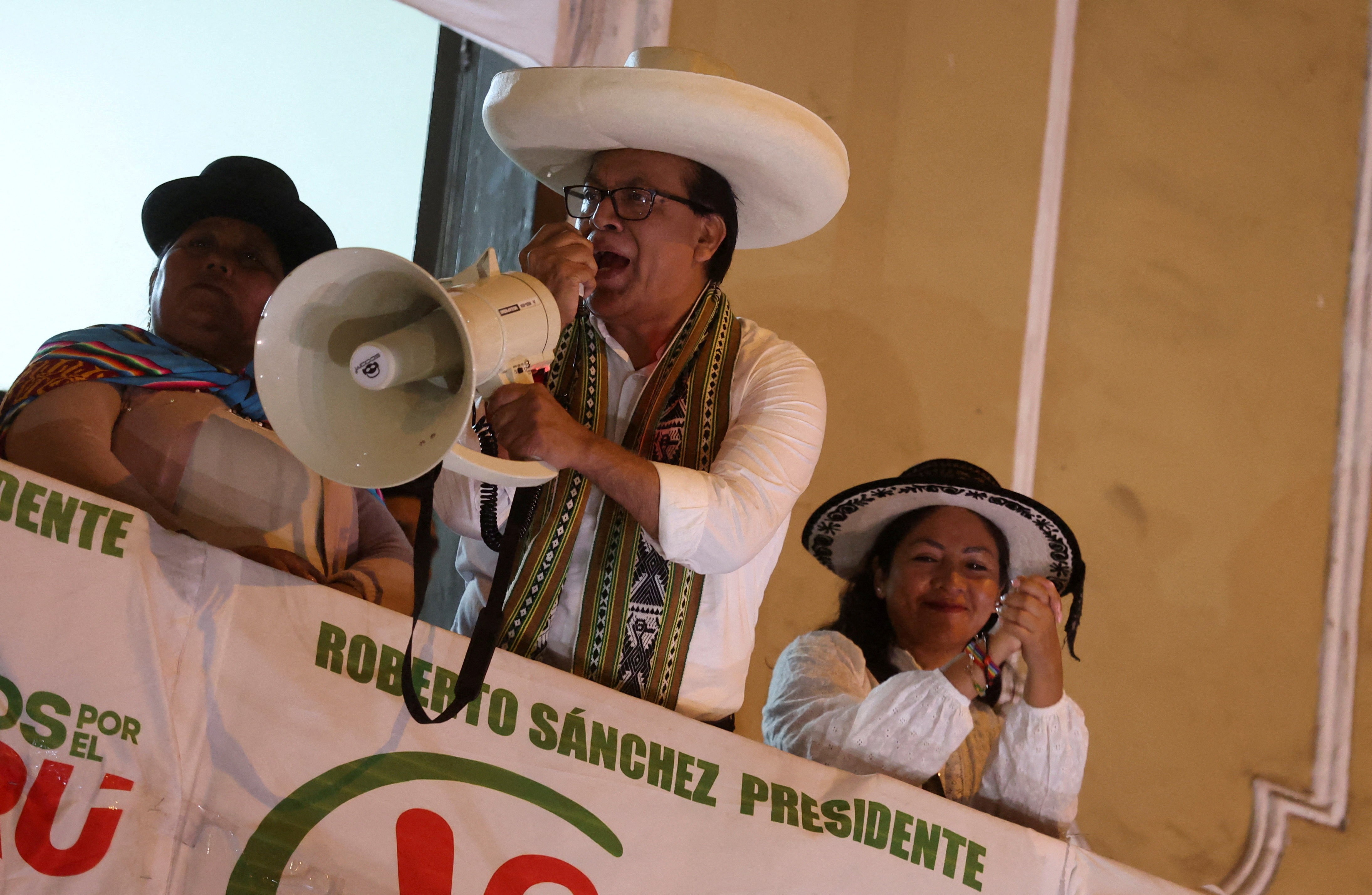 Eleições no Peru: candidato de esquerda pede anulação de votos de peruanos no exterior