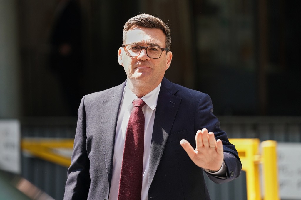 Futuro primeiro-ministro do Reino Unido, Andy Burnham vira líder do Partido Trabalhista