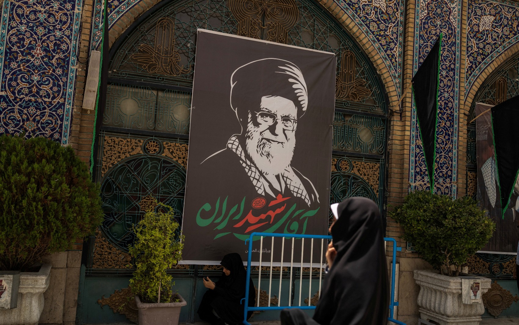 Funeral de Ali Khamenei: autoridades se reúnem para velar líder supremo antes de cerimônias públicas; FOTOS e VÍDEOS