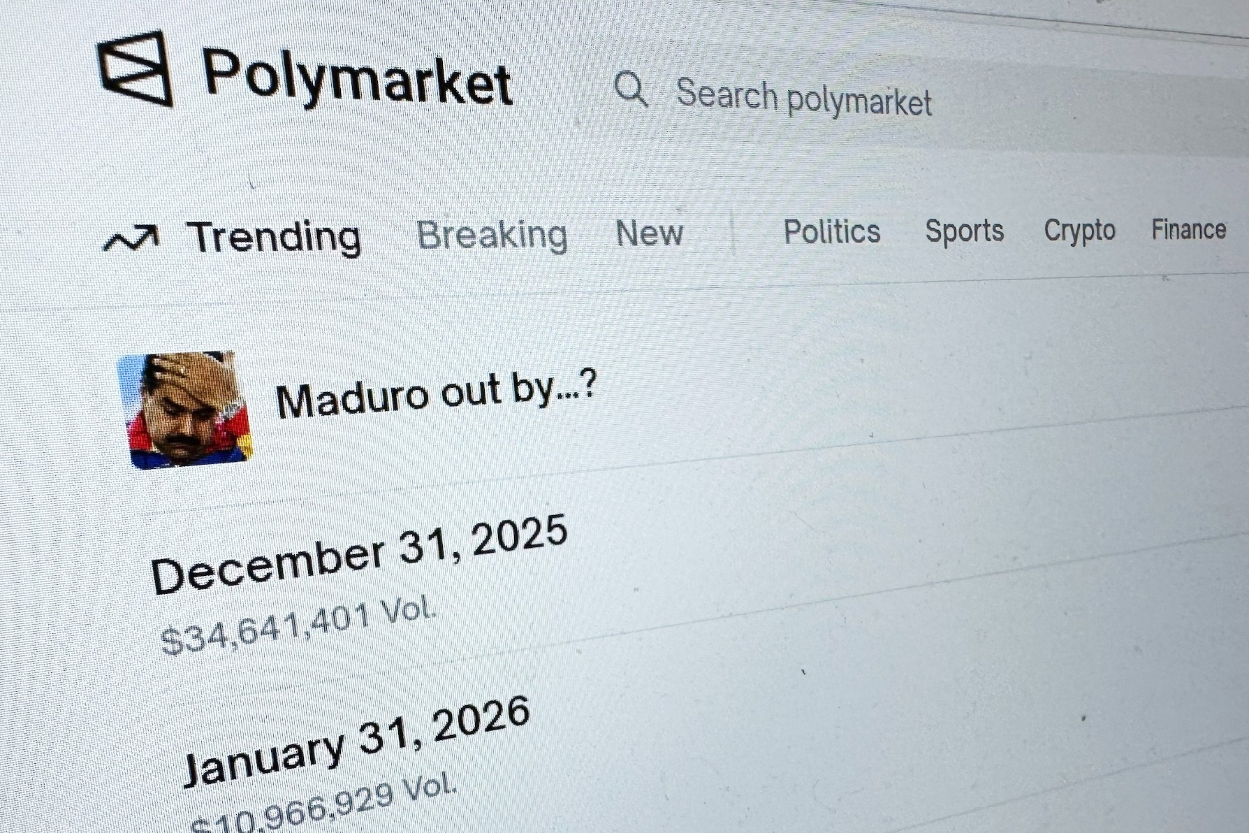 Mais de 150 usuários da Polymarket apostaram com informações privilegiadas das Forças Armadas dos EUA, aponta pesquisa